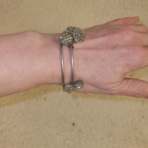 )Silver Tone Charm Bangle Bracelet Mandala Floral Medallion Adjustable Boho